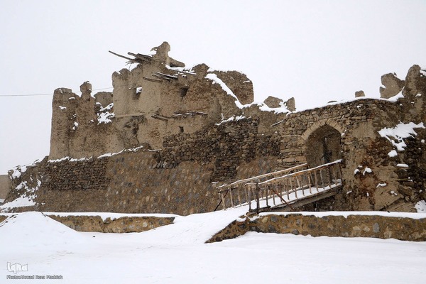 بارش برف در شهر تاریخی ایزدخواست فارس