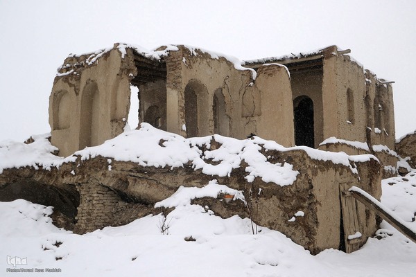 بارش برف در شهر تاریخی ایزدخواست فارس