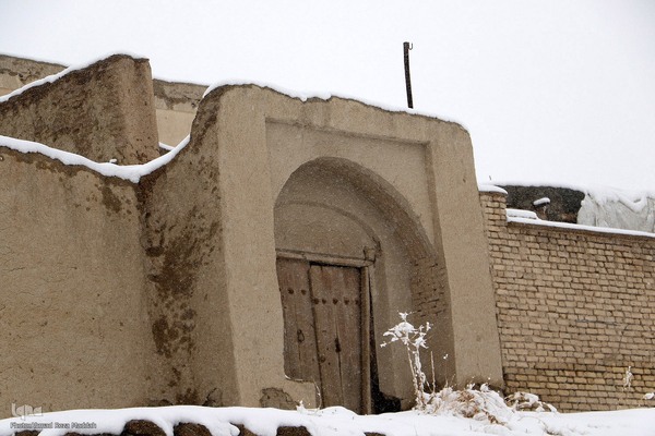 بارش برف در شهر تاریخی ایزدخواست فارس