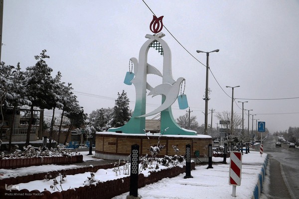 بارش برف در شهر تاریخی ایزدخواست فارس