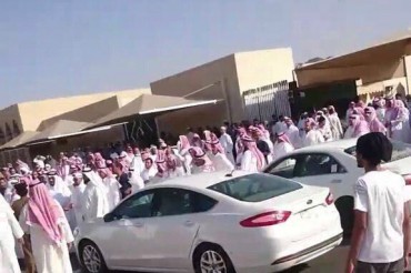 Arabia Saudita:proteste al Centro per la stampa e pubblicazione del Corano + FOTO