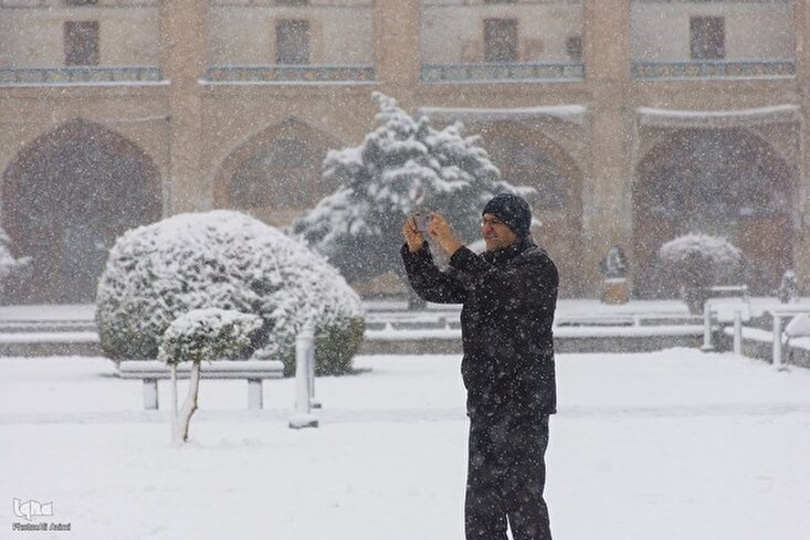 Isfahan dalam Dakapan Salji