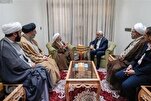 د تسنیم تفسیر ۸۰  جلده دوره  د امیرالمؤمنین (ع) حرم ته ډالۍ شوه + انځور