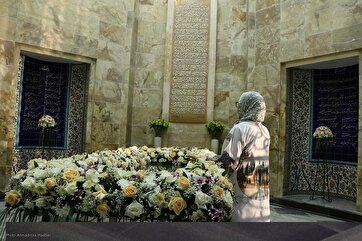 Galeria de Fotos: Poeta Iraniano Saadi Homenageado em Shiraz