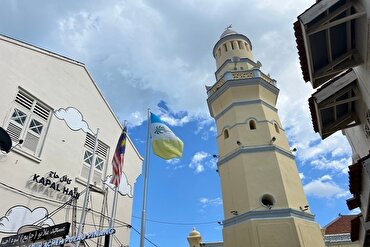 Malásia: Mesquita de Penang Acolhe Todos em Espírito de Harmonia Cultural