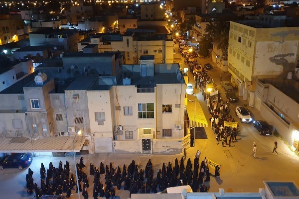 Yüzlerce Bahreynli Ayetullah İsa Kasım desteklemek için toplandı