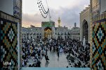 İmam Rıza'nın (a.s) kutsal türbesi renkli bayraklarla süslendi