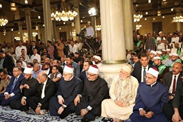Kahire’deki İmam Hüseyin Camii’nde Hz. Peygamber’in (s.a.v.) doğum yıldönümü kutlandı
