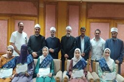 Mısırlı kızlar bir günde Kur’an hatimini tamamladı