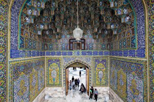 حرم امام رضا(ع) میں دیدہ ذیب کتیبے