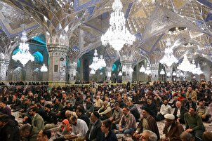 حرم مطهر رضوی کا منظر شب میلاد امام حسین علیه‌السلام پر
