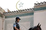 تعطیلی مسجدی در فرانسه به بهانه تلاوت قرآن