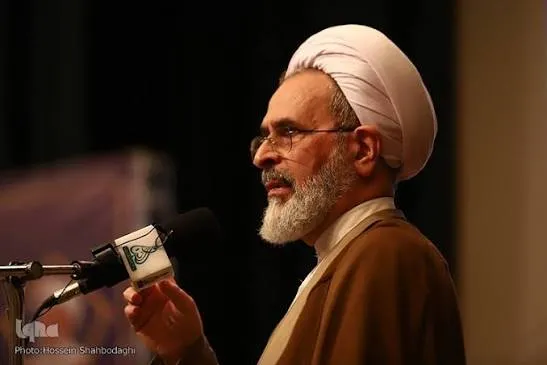 آیت الله علیرضا اعرافی
رهبر شهید